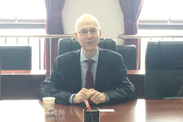 http://news.gznc.edu.cn/__local/6/C7/80/7CC2B96698008F162E3D4CA16C4_5F6D3506_43019.png